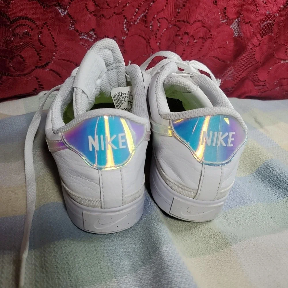 Women's Nike Court‎ Legacy White Leather Iridescent Sneaker Size 7.5 FD0820-100